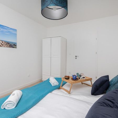 Gdanska Two-Bedroom Apartment Brzezno Beach By Noclegi Renters Екстер'єр фото