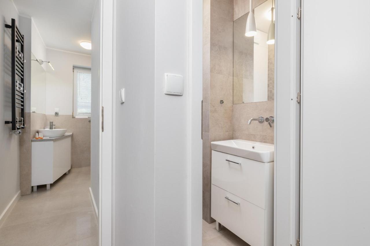Gdanska Two-Bedroom Apartment Brzezno Beach By Noclegi Renters Екстер'єр фото